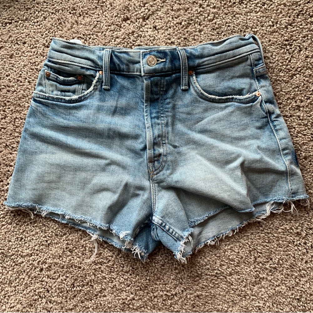 MOTHER Superior Jean Shorts Size 26 The Tomcat Kick Fray Light Wash Distressed